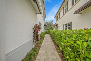 4976 Borland Lane, Palm Beach Gardens, FL 33418 Sold 12/06/24