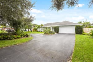 351 Country Club Drive, Tequesta, FL 33469 Sold 02/18/25