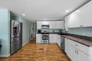 7467 SE Swan Avenue, Hobe Sound, FL 33455 Sold 12/03/24