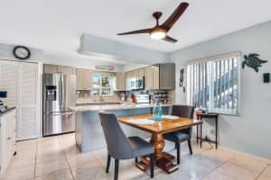 186 SE Village Drive 186, Port Saint Lucie, FL 34952 Sold 01/07/25