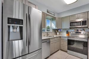 186 SE Village Drive 186, Port Saint Lucie, FL 34952 Sold 01/07/25