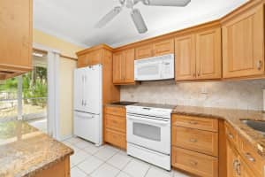 860 SE 6th Avenue 302, Deerfield Beach, FL 33441 Sold 04/08/25