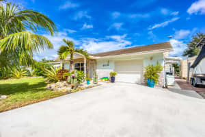 4623 SE Dryfus Avenue, Stuart, FL 34997 Sold 12/17/24