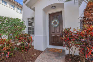 548 Tomahawk Court, Palm Beach Gardens, FL 33410 Sold 12/17/24