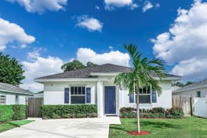 337 Oak Alley, Delray Beach, FL 33444 Sold 11/26/24