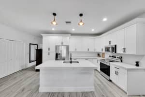 337 Oak Alley, Delray Beach, FL 33444 Sold 11/26/24