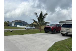 651 SW Lindsay Street SW, Port Saint Lucie, FL 34953 - MLS#R11033601