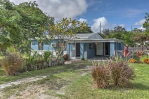 2441 SE 1st Court SE, Vero Beach, FL 32962 Sold 01/09/25