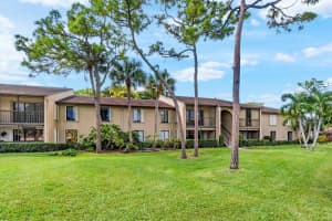 711 Sunny Pine Way E2, Greenacres, FL 33415 Sold 01/31/25