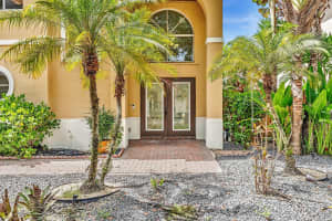 11232 Roundelay Rd, Hollywood, FL 33026, Sold 11/03/24