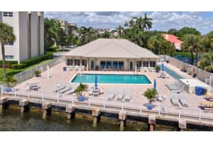 600 Snug Harbor Dr Drive A 17, Boynton Beach