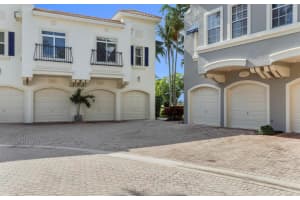 306 Resort Lane, Palm Beach Gardens, FL 33418 Sold 03/22/25