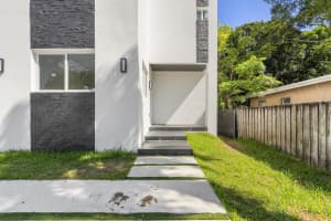530 NW 13th Avenue, Fort Lauderdale, FL 33311 Sold 07/08/25