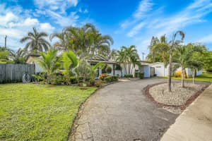 804 SE 14th Street, Deerfield Beach, FL 33441 Sold 04/30/25