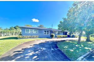 454 Flagler Boulevard, Lake Park, FL 33403 Sold 05/29/25