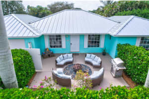 8534 SE Seagrape Way, Hobe Sound, FL 33455 Sold 01/31/25