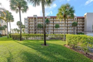 3755 Via Poinciana 101, Lake Worth