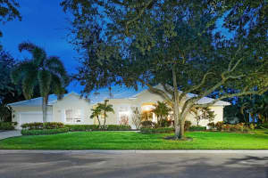 1929 Sw Bradford Place, Palm City