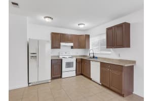 522 SE Tanner Avenue, Port Saint Lucie, FL 34984 Sold 07/16/25
