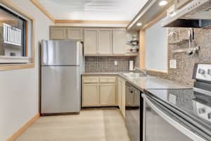 5370 Las Verdes Circle 209, Delray Beach, FL 33484 Sold 03/07/25