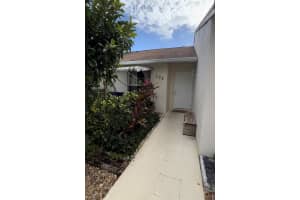 102 Pinewood Court, Jupiter, FL 33458 Sold 04/07/25