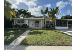 1008 W Bloxham Street, Lantana, FL 33462 Sold 12/19/24