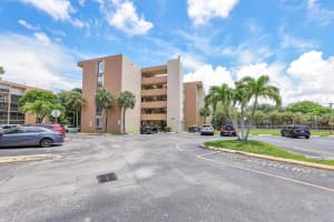 9110 Fontainebleau Blvd 402, Miami, FL 33172 Sold 02/18/25