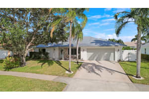 52 Pinehill Trail E, Tequesta, FL 33469 Sold 12/16/24
