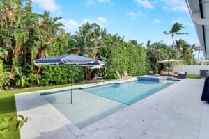 52 Pinehill Trail E, Tequesta, FL 33469 Sold 12/16/24