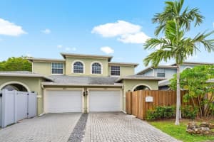 1131 NE 3rd Avenue, Fort Lauderdale, FL 33304 Sold 05/30/25