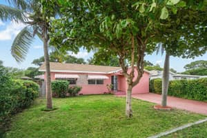 423 N Broadway, Lantana, FL 33462 Sold 02/20/25