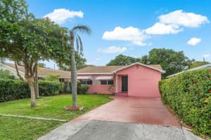 423 N Broadway, Lantana, FL 33462 Sold 02/20/25