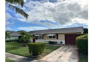 600 S Mangonia Circle, West Palm Beach, FL 33401 Sold 12/12/24