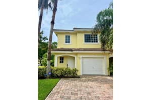 984 Imperial Lake Road, West Palm Beach, FL 33413 Sold 02/25/25