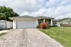 1295 12th Avenue SW, Vero Beach, FL 32962 Sold 02/10/25