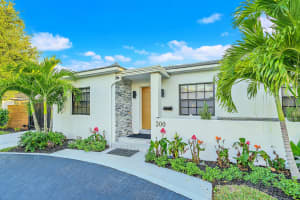300 35th Street, West Palm Beach, FL 33407 - MLS#R11035531