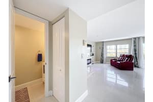 300 Diplomat Parkway 714, Hallandale Beach, FL 33009 Sold 08/13/25