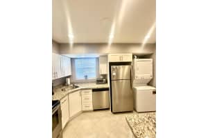 10 Colonial Club Drive 104, Boynton Beach, FL 33435 Sold 03/03/25
