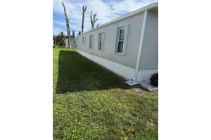 5 SE La Mesa, Port Saint Lucie, FL 34952 Sold 07/21/25