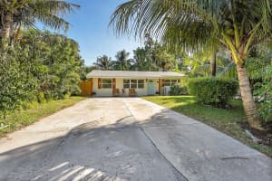 1110 Cardinal Lane, Lantana, FL 33462 Sold 12/16/24