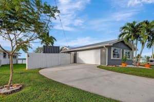 226 SW Cabana Point Circle, Stuart, FL 34994 Sold 12/06/24