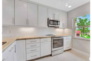 8410 Casa Del Lago L, Boca Raton, FL 33433 Sold 02/05/25