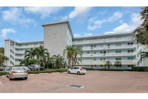 60 Yacht Club Drive 106, North Palm Beach, FL 33408 Sold 07/09/25