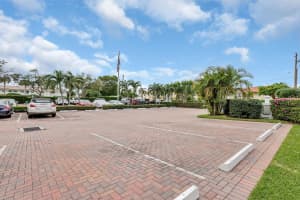 60 Yacht Club Drive 106, North Palm Beach, FL 33408 Sold 07/09/25