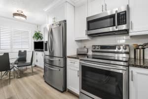 3138 Via Poinciana 115, Lake Worth, FL 33467 Sold 01/17/25