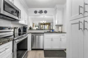 3138 Via Poinciana 115, Lake Worth, FL 33467 Sold 01/17/25