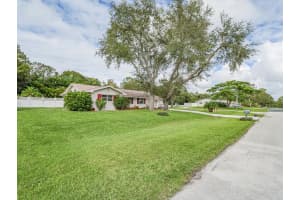 1375 29th Avenue, Vero Beach, FL 32960 Sold 12/16/24