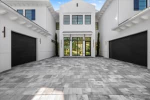 2735 Embassy Drive, West Palm Beach, FL 33401 Sold 01/31/25
