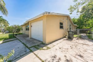 2044 SW 12th Court, Delray Beach, FL 33445 Sold 04/25/25