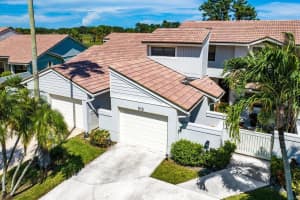 513 Prestwick Circle, Palm Beach Gardens, FL 33418 Sold 04/30/25